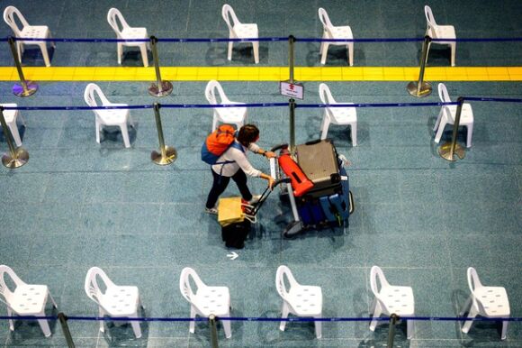 4 Thai Lan Don Hang Tram Du Khach Chau Au Ngay Dau Mo Cua