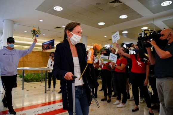 5 Cam Dong Khoanh Khac Doan Tu Cua Nguoi Australia Sau 18 Thang Phong Toa