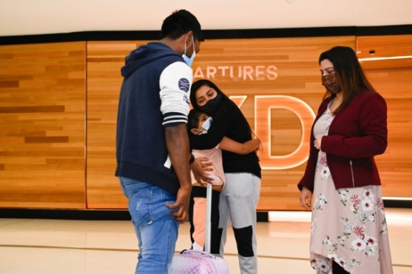 9 Cam Dong Khoanh Khac Doan Tu Cua Nguoi Australia Sau 18 Thang Phong Toa