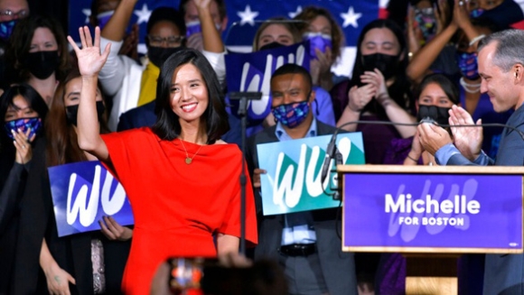 1 Phu Nu Goc A Lam Thi Truong Boston Cham Dut 200 Nam Thong Tri Cua Nam Gioi