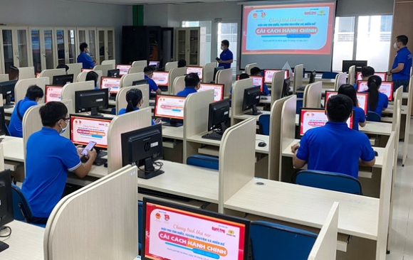 2 Hang Ngan Ban Tre Vuot Chuong Ngai Vat O Hoi Thi Cai Cach Hanh Chinh