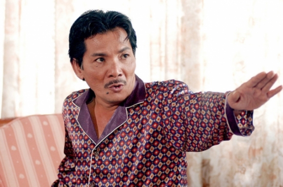 4 Ns Thuong Tin Ke Ve Vo Tre Kem 32 Tuoi It Noi Chuyen Khi Nao Can Tien Moi Goi Len Thong Bao