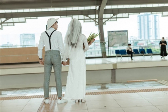 7 Doi Tre Chup Anh Cuoi O Ga Cat Linh   Ha Dong Ngay Buoi Chay Dau Tien