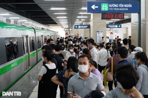 1 Bien Nguoi Di Tau Cat Linh   Ha Dong Chi Mot F0 Cung Co The Bung Phat Dich