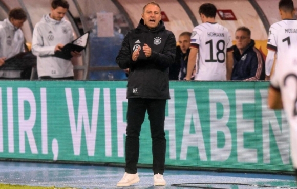 1 Doi Tuyen Duc Duoi Tay Huan Luyen Vien Hansi Flick Manh Den Dau