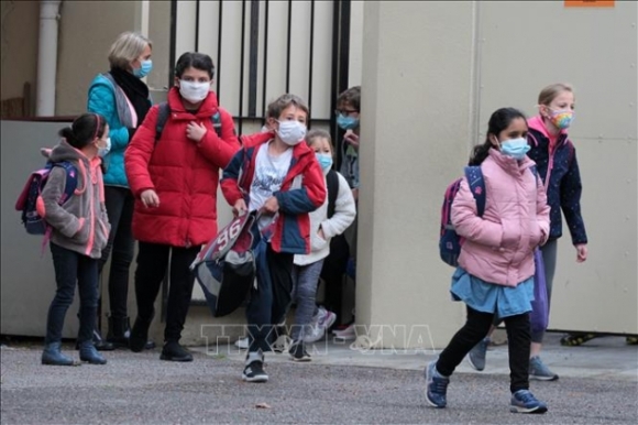 1 Phap Siet Chat Quy Dinh Bat Buoc Deo Khau Trang O Truong Hoc