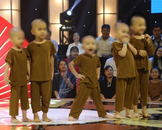 2 Du Luan Cam Phan Xot Xa Khi Biet Duoc Su That Dong Troi Lien Quan 7 Dua Tre O Tinh That Bong Lai