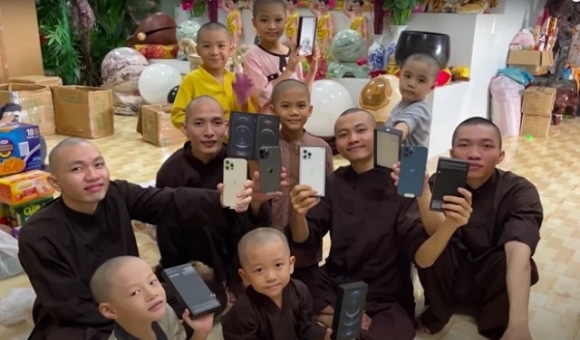 5 He Lo Nguon Tien Giup Tinh That Bong Lai Du Lich Xa Lang Dap Hop Iphone 12 Khong Tiec Tay