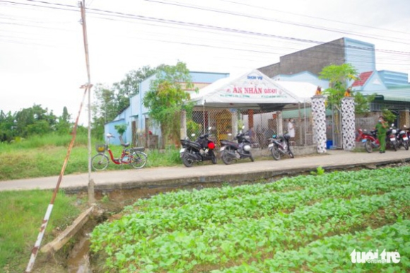 1 Khoi To Vu Con Dung Non Bao Hiem Danh Chet Cha Roi Tuoi Xang Dot