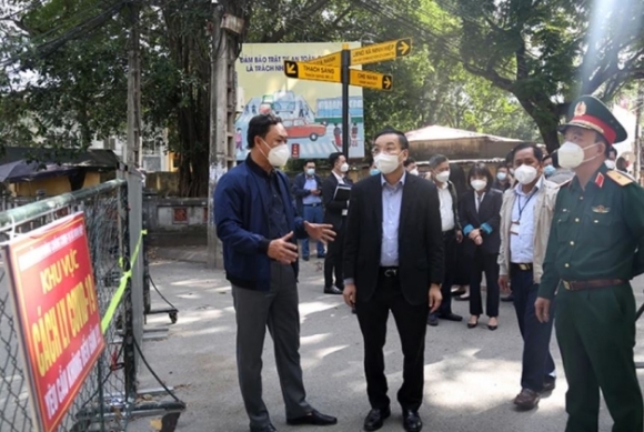 1 O Dich Mot Kho Hang O Ha Noi Hon 370 F1 Gay Ap Luc Lon Trong Xu Ly Dich Tai Dia Ban