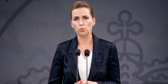 2 The Xanh Y Te Tai Xuat O Nuoc Eu Dau Tien Tro Lai Cuoc Song Truoc Dich