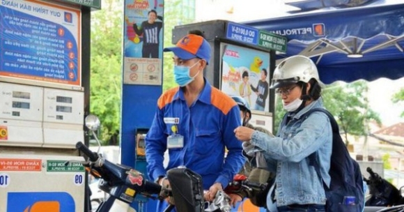 1 Gia Xang Tang Lan Thu Nam Lien Tiep Cham Moc Gan 25 Nghin Donglit