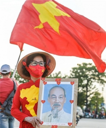 5 Nguoi Ham Mo Den My Dinh Tiep Suc Tuyen Viet Nam Dau Nhat Ban