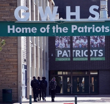 1 Giao Vien Kiet Suc Truong Hoc Khap Noi O My Dong Cua