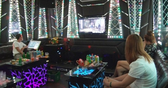 1 Ha Noi Tim Nguoi Toi Nha Nghi Va 3 Quan Karaoke Vi Lien Quan Ca Mac Covid 19