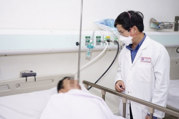 1 Nguoi Dan Ong O Tphcm Ngu Li Bi Suot 2 Ngay Sau Khi Uong Ruou Chua Methanol