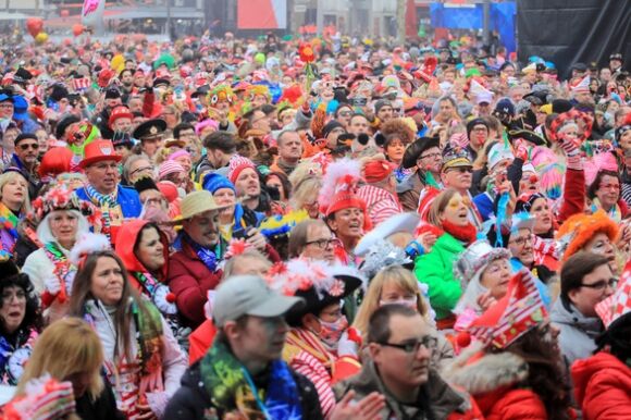 2 Dich Bung Manh O Tay Au Truoc Mua Le Vien Canh Khong The Hoi He Chao Noel