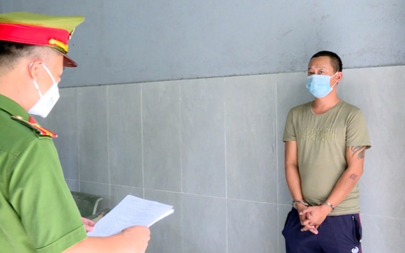 1 Bat Nguoi Dan Ong 30 Tuoi Da Co Vo Den Nha Tinh Nhan Quay Ve Lam Lay Benh