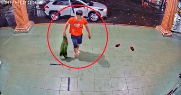 1 Dai Uy Cong An Chia Sung Vao Nhan Vien Y Te Toi Chi Doa Muc Dich De Con Toi Nhanh Duoc Dua Vao Cap Cuu