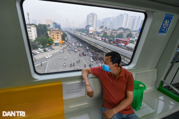 12 Tau Duong Sat Cat Linh   Ha Dong Bat Ngo Vang Khach Sang Dau Tuan