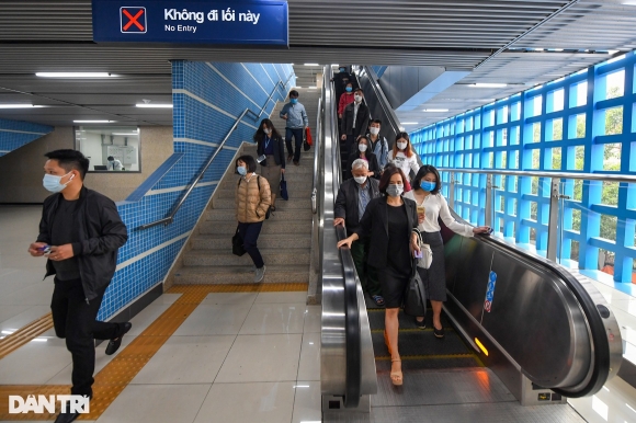 14 Tau Duong Sat Cat Linh   Ha Dong Bat Ngo Vang Khach Sang Dau Tuan