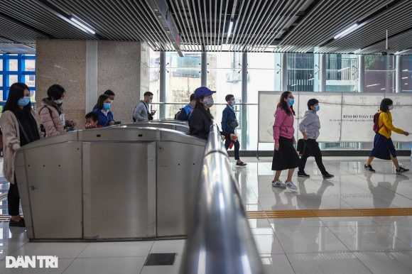 15 Tau Duong Sat Cat Linh   Ha Dong Bat Ngo Vang Khach Sang Dau Tuan