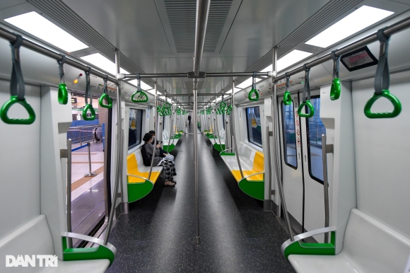 1 Tau Duong Sat Cat Linh   Ha Dong Bat Ngo Vang Khach Sang Dau Tuan