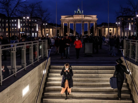 1 Tung La Hinh Mau Phong Chong Covid 19 Duc Tro Thanh Diem Bung Phat Dich Nong Nhat Chau Au