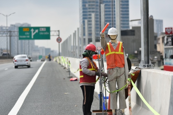 3 Gap Rut Lap Vach Chong On Doc Tuyen Duong Tren Cao Hien Dai Nhat Ha Noi