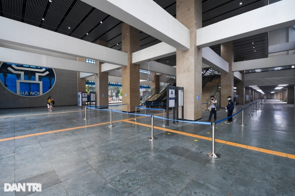 3 Tau Duong Sat Cat Linh   Ha Dong Bat Ngo Vang Khach Sang Dau Tuan