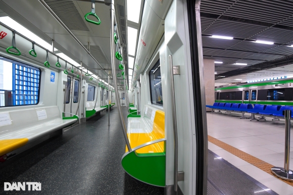 8 Tau Duong Sat Cat Linh   Ha Dong Bat Ngo Vang Khach Sang Dau Tuan