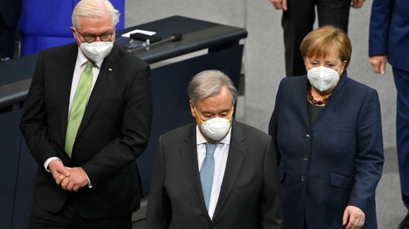 1 Tong Thong Duc Khan Thiet Keu Goi Nguoi Dan Tiem Vaccine Ngua Covid 19