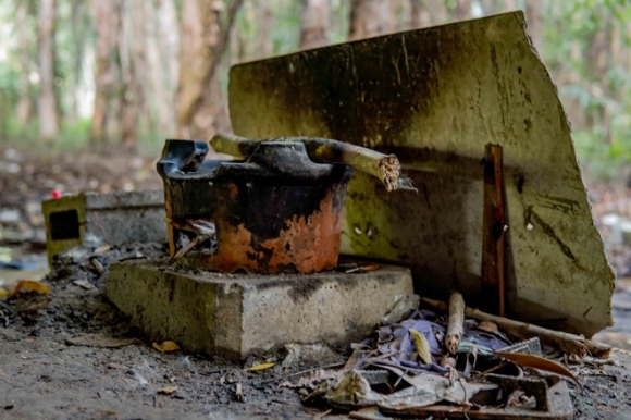 4 Chuyen Ve Nhung Manh Doi Song Duoi Gam Cau 4 Thang De Tron Covid 19