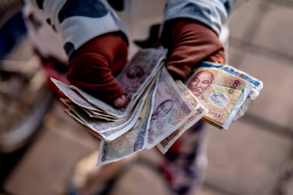 9 Chuyen Ve Nhung Manh Doi Song Duoi Gam Cau 4 Thang De Tron Covid 19