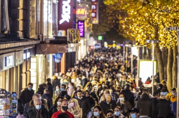 1 Kho Co Kich Ban Dong Cua Tai Chau Au Du Covid 19 Dien Bien Nong
