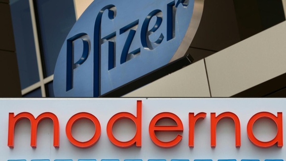 1 Pfizer Biontech Moderna Kiem 65000 Usd Moi Phut Nho Vac Xin Covid 19