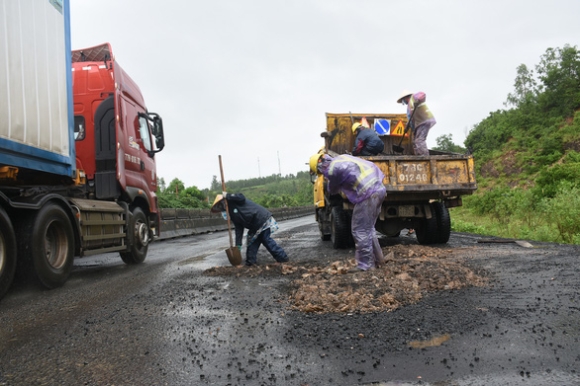 1 Quoc Lo 1 Qua Phu Yen Nhu Ao Rach Vi Thieu Von