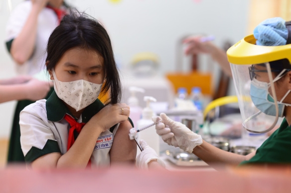 1 Tu 22 11 Tphcm Tiem Vac Xin Dot 2 Cho Tre Tu 12 17 Tuoi