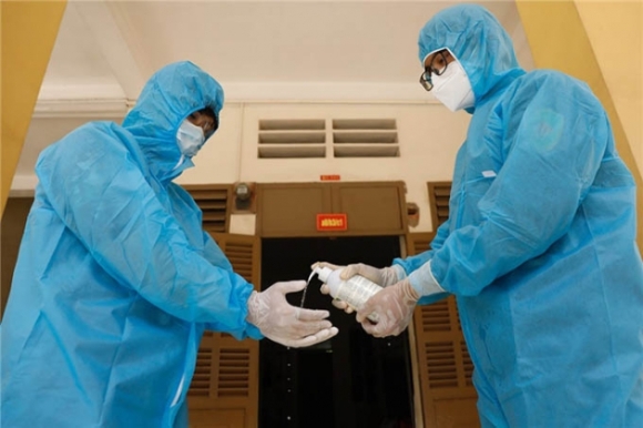 1 Xon Xao F1 Cach Ly Tai Nha Phai Duoc Hang Xom Dong Y Cdc Ha Noi Noi Gi