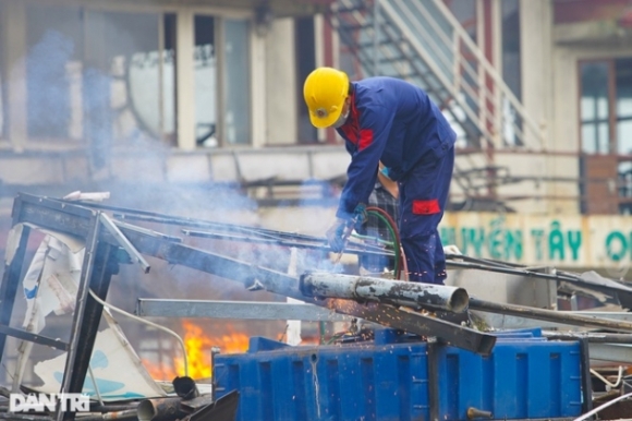 4 Ha Noi Can Canh Thao Do Bai Tau Thuyen Hoang Phe Nhieu Nam O Ho Tay