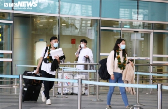 5 Anh Da Nang Don Chuyen Bay Dau Tien Dua Khach Quoc Te Den Viet Nam