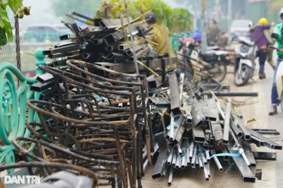 7 Ha Noi Can Canh Thao Do Bai Tau Thuyen Hoang Phe Nhieu Nam O Ho Tay