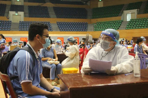 1 Da Nang Tiem Vac Xin Cho Hoc Sinh Lop 8 9 Trong 3 Ngay