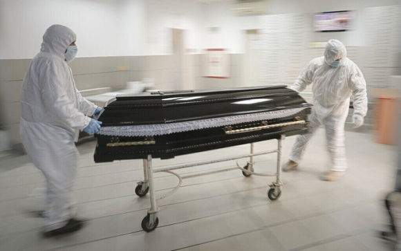 2 Covid 19 Ba Merkel Canh Bao Tinh Hinh Bao Dong O Duc