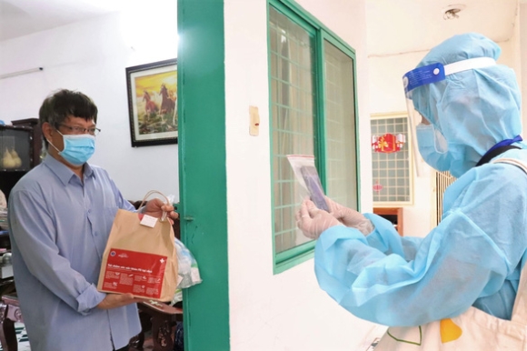 1 F0 Gia Tang Tphcm Can Them 100000 Lieu Thuoc Khang Virus Molnupiravir