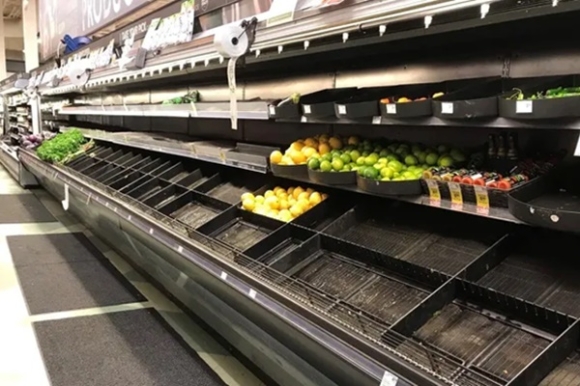 1 Nguoi Dan Canada Voi Va Tich Tru Thuc Pham