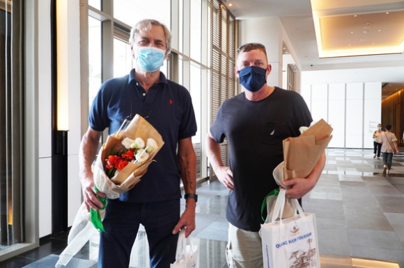 7 Chum Anh Du Khach Quoc Te Vui Ve Thu Gian O Khu Nghi Duong Quang Nam