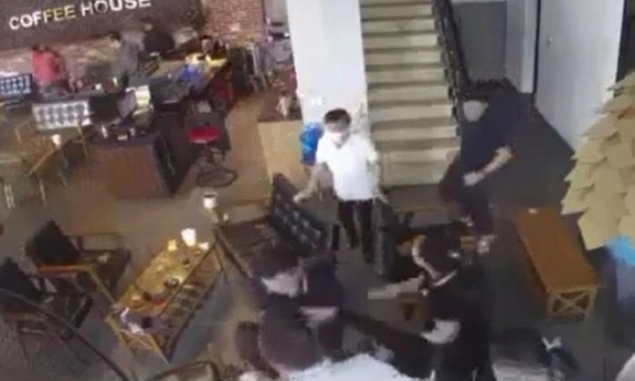 6 Sat Thu Rut Sung Ban Giam Doc Trong Quan Ca Phe O Nghe An