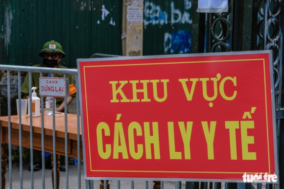 1 Bac Si Khong Hieu Cach Chong Dich Covid 19 Bang Viec Cam Ra Duong Ban Dem