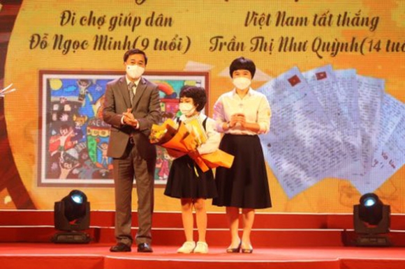 1 Ve Bo Doi Di Cho Giup Dan Be 9 Tuoi Gianh Giai Dac Biet